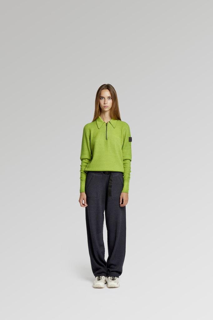 ANNAPURNA - Loose-fit straight-cut trouser. Inserts in moss stitch and panelled pockets fitted to the front. Elasticated waist with technical waistband.

