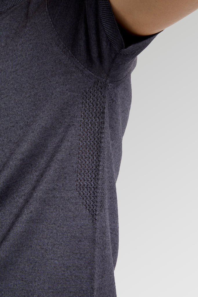 TRISUL - Short-sleeved T-shirt. This garment features a total absence of any seams. The perforated pattern on the sides offers optimum ventilation. Regular fit.
